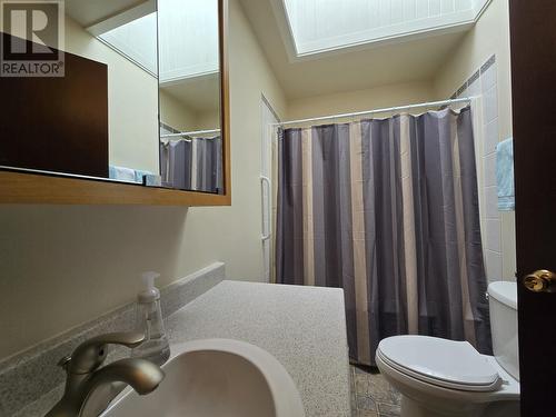 1411 6Th Avenue, Valemount, BC - Indoor Photo Showing Bathroom