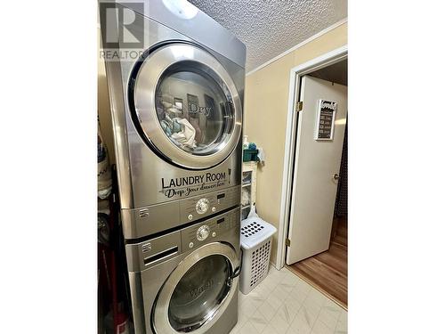 21 208 Eighth Street, 100 Mile House, BC - Indoor Photo Showing Laundry Room