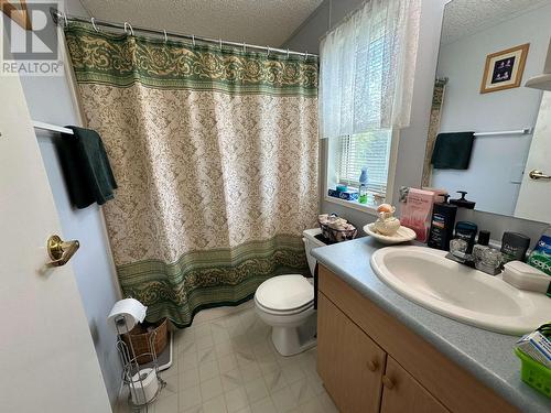 21 208 Eighth Street, 100 Mile House, BC - Indoor Photo Showing Bathroom