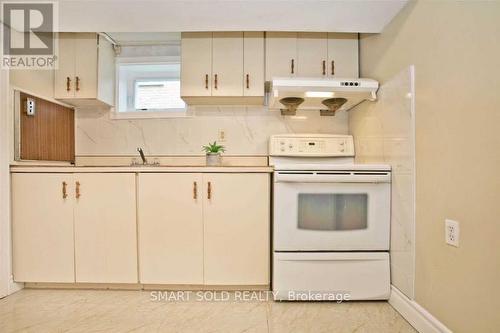 Bsmt - 40 Mintwood Drive, Toronto (Bayview Woods-Steeles), ON - Indoor Photo Showing Kitchen