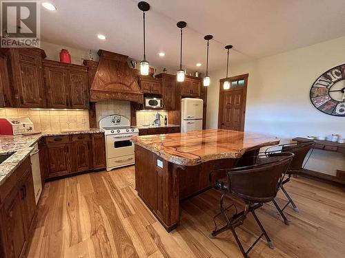 82 Walker Road, Enderby, BC - Indoor Photo Showing Kitchen