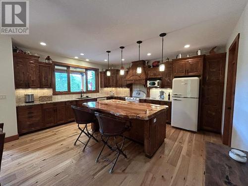 82 Walker Road, Enderby, BC - Indoor Photo Showing Kitchen