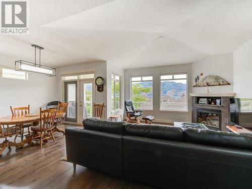 4035 Gellatly Road Unit# 158, West Kelowna, BC - Indoor Photo Showing Living Room With Fireplace