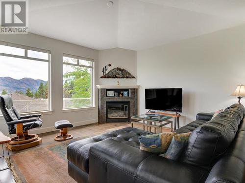 4035 Gellatly Road Unit# 158, West Kelowna, BC - Indoor Photo Showing Living Room With Fireplace