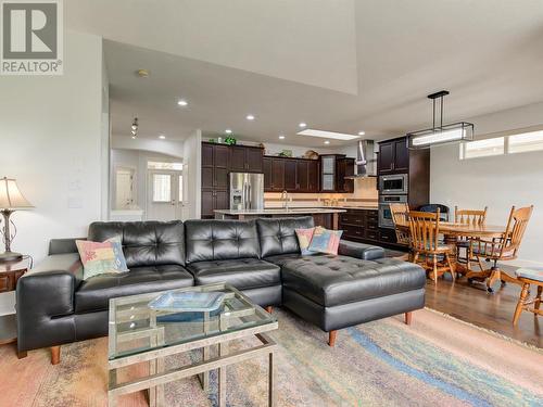 4035 Gellatly Road Unit# 158, West Kelowna, BC - Indoor Photo Showing Living Room