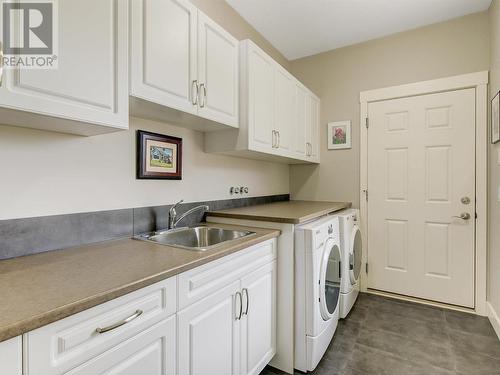 4035 Gellatly Road Unit# 158, West Kelowna, BC - Indoor Photo Showing Laundry Room