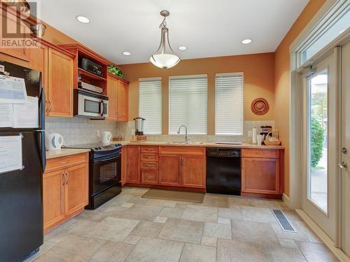 4035 Gellatly Road Unit# 158, West Kelowna, BC - Indoor Photo Showing Kitchen