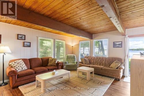 1015 Cook Road S, Marmora And Lake, ON - Indoor Photo Showing Living Room