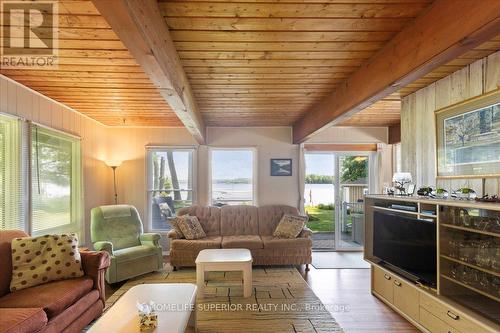 1015 Cook Road S, Marmora And Lake, ON - Indoor Photo Showing Living Room