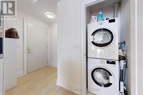 1801 - 88 Cumberland Street, Toronto (Annex), ON - Indoor Photo Showing Laundry Room