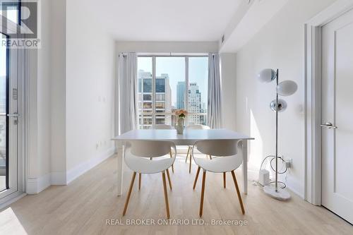 1801 - 88 Cumberland Street, Toronto (Annex), ON - Indoor Photo Showing Dining Room