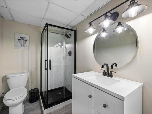 1769 Parkcrest Ave, Kamloops, BC - Indoor Photo Showing Bathroom