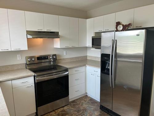 35-2655 Westsyde Rd, Kamloops, BC - Indoor Photo Showing Kitchen