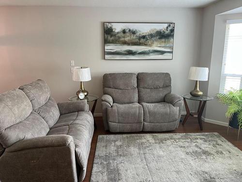 35-2655 Westsyde Rd, Kamloops, BC - Indoor Photo Showing Living Room