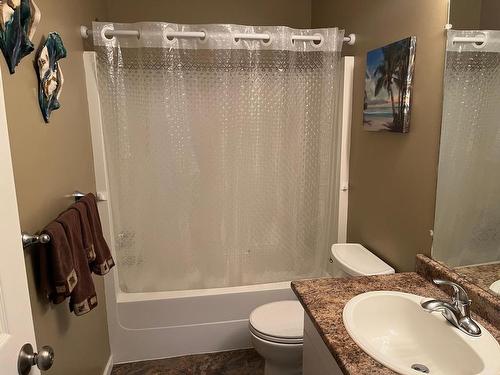 35-2655 Westsyde Rd, Kamloops, BC - Indoor Photo Showing Bathroom