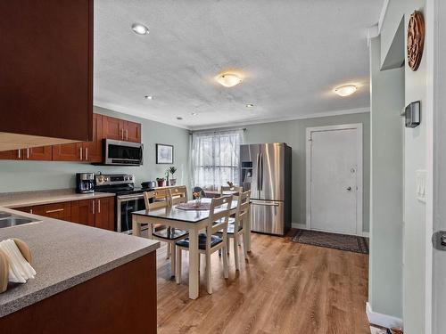 45-2568 Sandpiper Drive, Kamloops, BC - Indoor Photo Showing Kitchen With Stainless Steel Kitchen