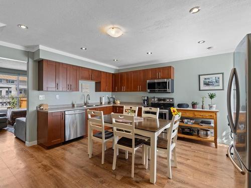 45-2568 Sandpiper Drive, Kamloops, BC - Indoor Photo Showing Kitchen With Stainless Steel Kitchen