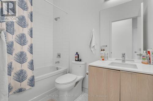 215 - 50 Ordnance Street, Toronto (Niagara), ON - Indoor Photo Showing Bathroom