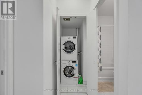 215 - 50 Ordnance Street, Toronto (Niagara), ON - Indoor Photo Showing Laundry Room