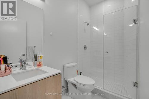 215 - 50 Ordnance Street, Toronto (Niagara), ON - Indoor Photo Showing Bathroom