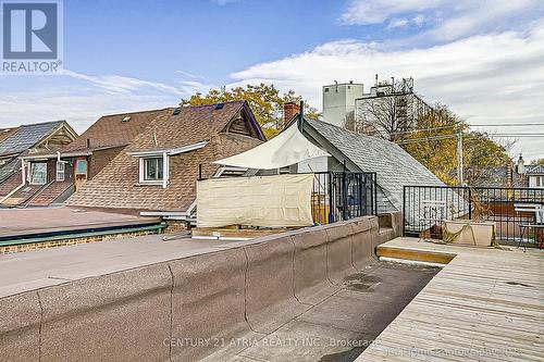 30 Lansdowne Avenue, Toronto (Roncesvalles), ON - Outdoor