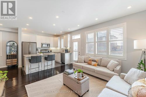 7 Giltspur Road, Brampton (Northwest Brampton), ON - Indoor Photo Showing Living Room