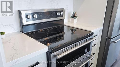 509 - 55 Speers Road, Oakville (Old Oakville), ON - Indoor Photo Showing Kitchen