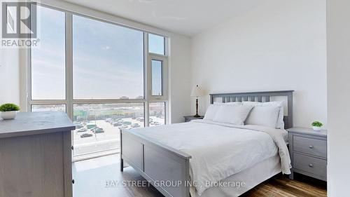 509 - 55 Speers Road, Oakville (Old Oakville), ON - Indoor Photo Showing Bedroom