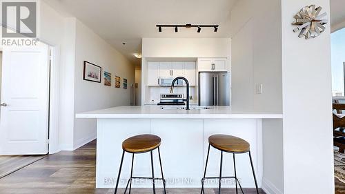 509 - 55 Speers Road, Oakville (Old Oakville), ON - Indoor Photo Showing Kitchen