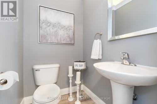 6 Shamrock Lane, Barrie (Innis-Shore), ON - Indoor Photo Showing Bathroom