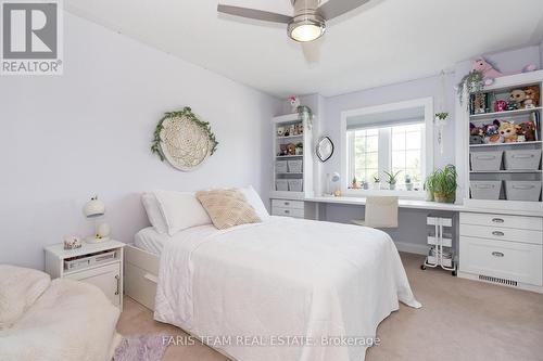 6 Shamrock Lane, Barrie (Innis-Shore), ON - Indoor Photo Showing Bedroom