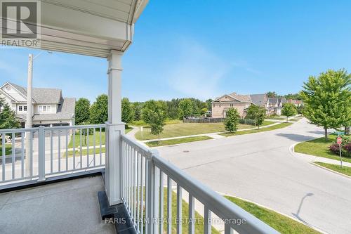 6 Shamrock Lane, Barrie (Innis-Shore), ON - Outdoor