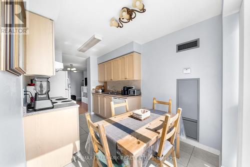 602 - 22 Olive Avenue, Toronto (Willowdale East), ON - Indoor Photo Showing Dining Room