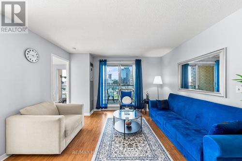 602 - 22 Olive Avenue, Toronto (Willowdale East), ON - Indoor Photo Showing Living Room