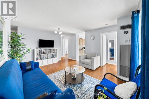 602 - 22 Olive Avenue, Toronto (Willowdale East), ON - Indoor Photo Showing Living Room