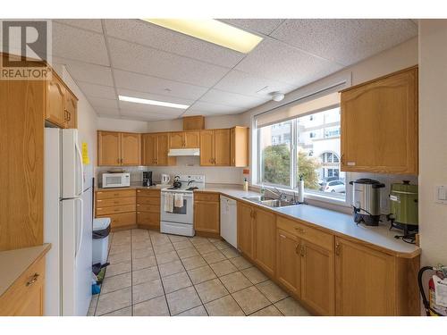 2285 Atkinson Street Unit# 603, Penticton, BC - Indoor Photo Showing Kitchen With Double Sink