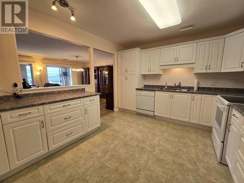 2285 Atkinson Street Unit# 603, Penticton, BC - Indoor Photo Showing Kitchen With Double Sink