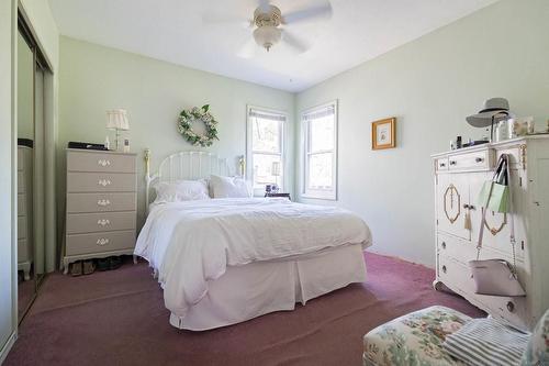 229 East 28Th Street, Hamilton, ON - Indoor Photo Showing Bedroom