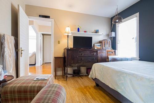 229 East 28Th Street, Hamilton, ON - Indoor Photo Showing Bedroom