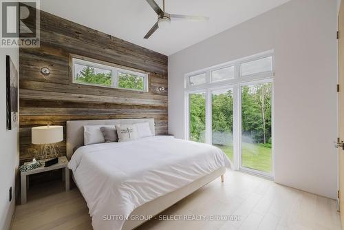 9385 Elviage Drive, London, ON - Indoor Photo Showing Bedroom