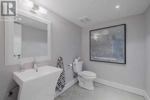 9385 Elviage Drive, London, ON - Indoor Photo Showing Bathroom