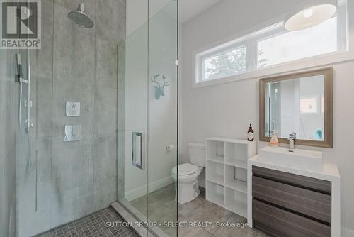 9385 Elviage Drive, London, ON - Indoor Photo Showing Bathroom