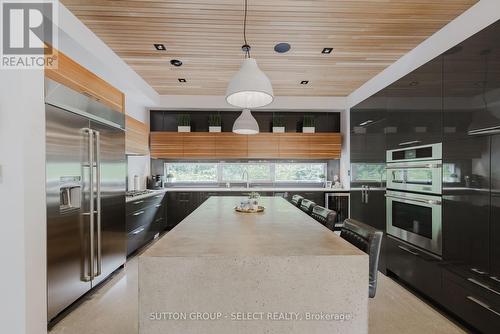 9385 Elviage Drive, London, ON - Indoor Photo Showing Kitchen