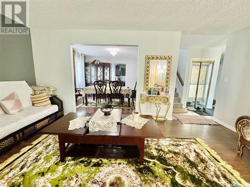 55 University Park Drive, Regina, SK - Indoor Photo Showing Living Room