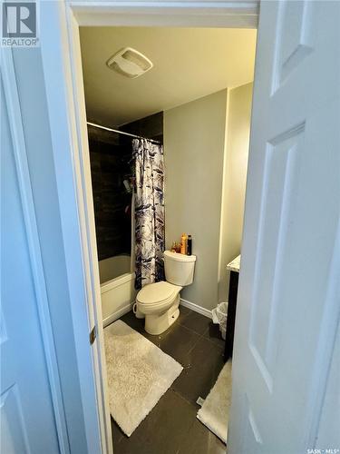 55 University Park Drive, Regina, SK - Indoor Photo Showing Bathroom