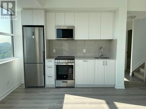 1012 - 1787 St Clair Avenue, Toronto (Weston-Pellam Park), ON - Indoor Photo Showing Kitchen