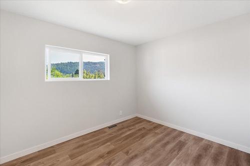 2522 Purdy Road, Castlegar, BC - Indoor Photo Showing Other Room