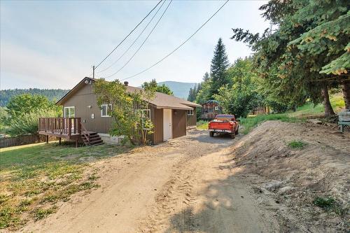 2522 Purdy Road, Castlegar, BC - Outdoor