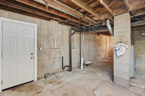 2522 Purdy Road, Castlegar, BC - Indoor Photo Showing Basement