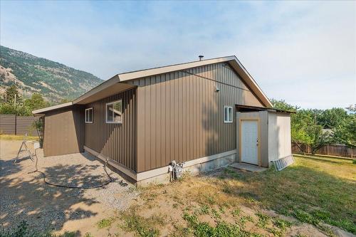 2522 Purdy Road, Castlegar, BC - Outdoor With Exterior